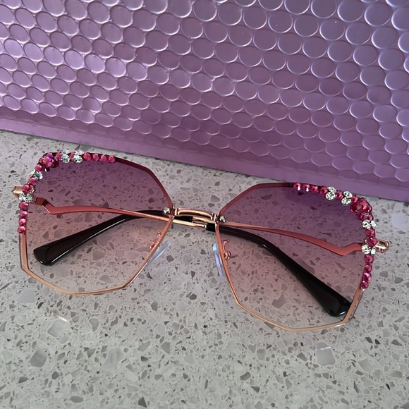 UV400 Purple Rhinestone Deluxe Sunglasses - Picture 7 of 11